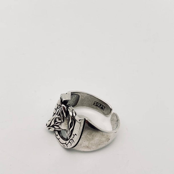 Mio Queena horseshoe horse head ring in silver with detailed equine design on a plain background