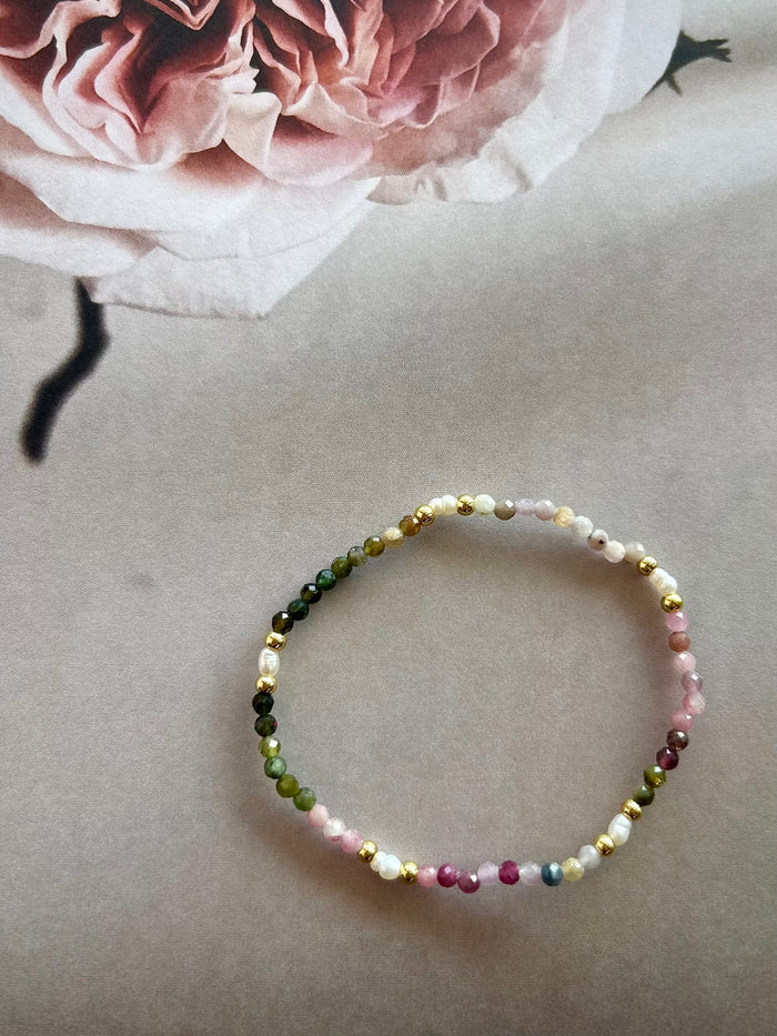 Luna Multi-Color Crystal & Gold Bead Bracelet – Vibrant Stackable Stretch Bracelet