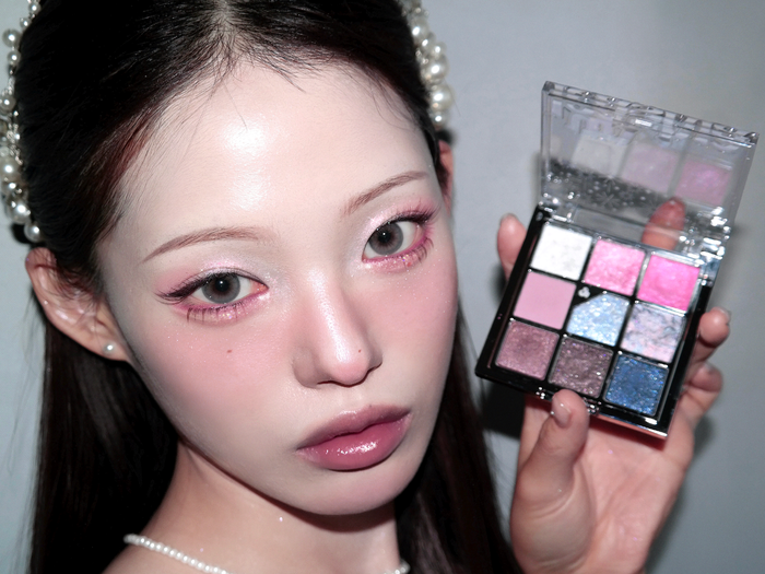 UNLEASHIA - Glitterpedia Eye Palette NO.8 All of Dancing Swan