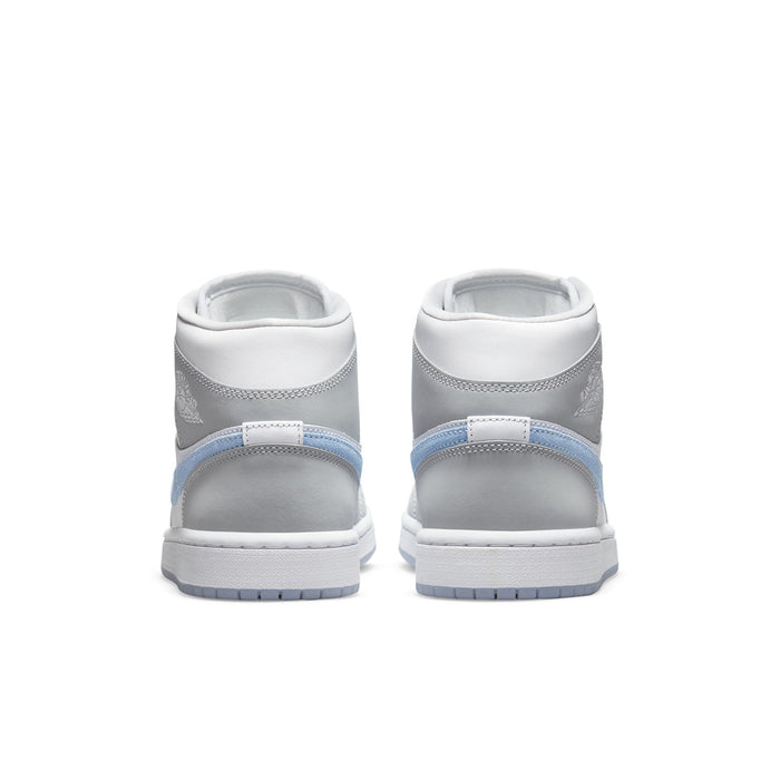 Mid-top sneakers heel view, white collars with light gray panels and light blue trim