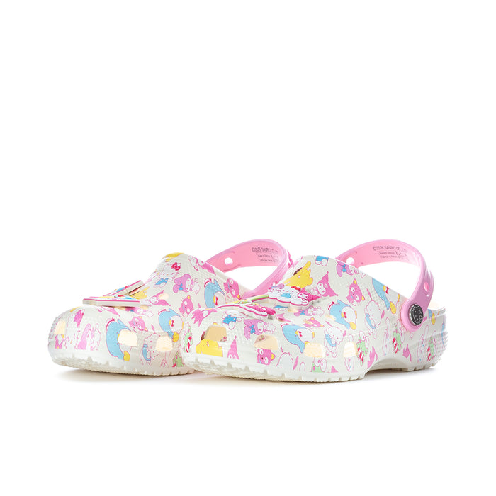Women’s pastel slip-on clogs with pink slingback, front view of Hello Kitty & Friends pattern
