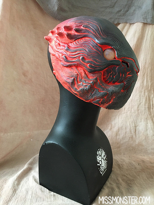 DUNKLEBEEST LAVA- FINISHED MASK
