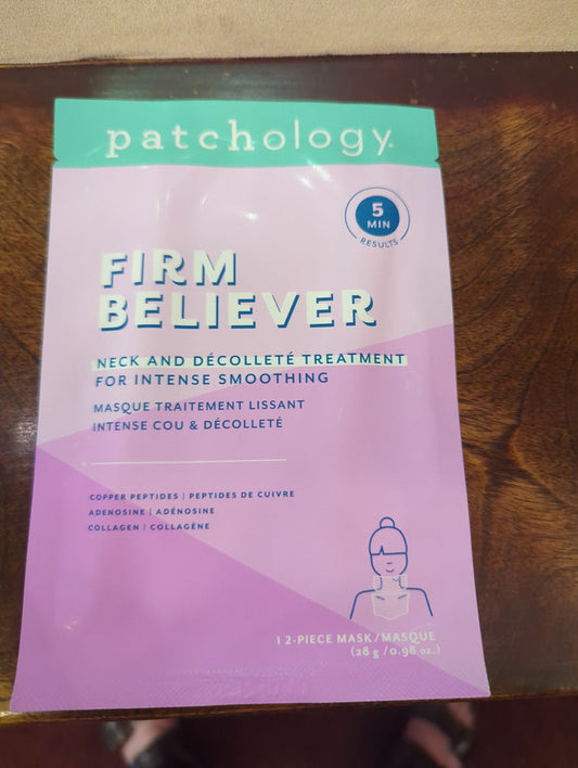 Patchology Firm Believer neck and décolleté mask, a face mask designed to firm and hydrate the skin on the neck and décolleté area.