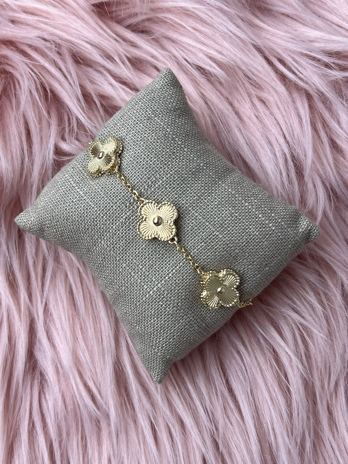 Gold Clover Link Bracelet