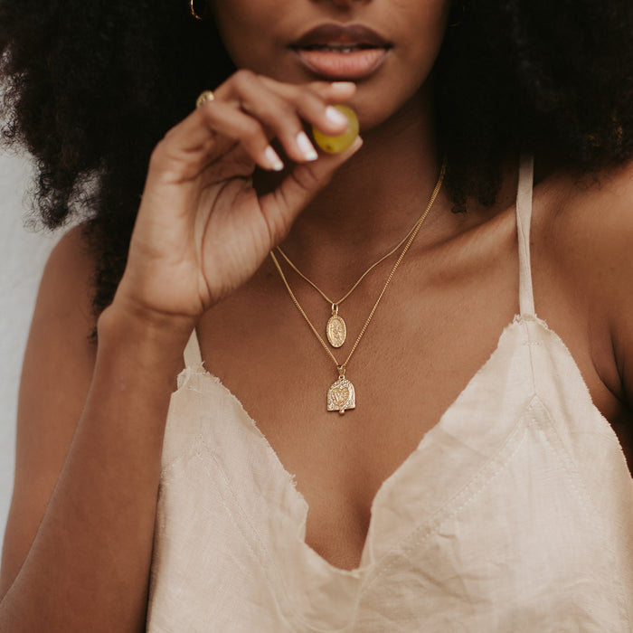 Luna & Rose LEO ZODIAC PENDANT - GOLD