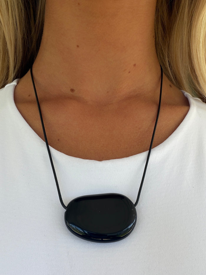 Molten Noir Statement Pendant Necklace – 18K Gold Plated Stainless Steel by Rae & Jade