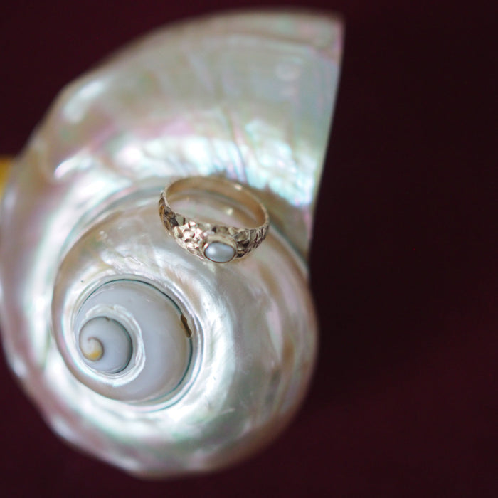 Pia single pearl