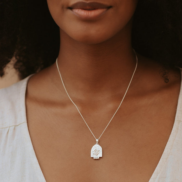 Luna & Rose PISCES ZODIAC PENDANT - SILVER