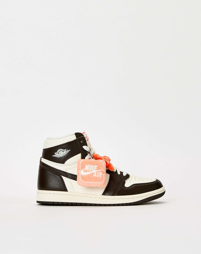 Air Jordan Women's Air Jordan 1 Retro High OG. Underground Footwear. Rule of Next Streetwear.