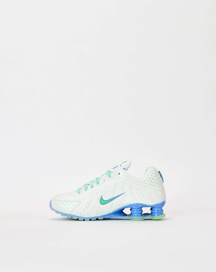 Nike Women's Shox R4 AB. Underground Footwear. Rule of Next Streetwear.