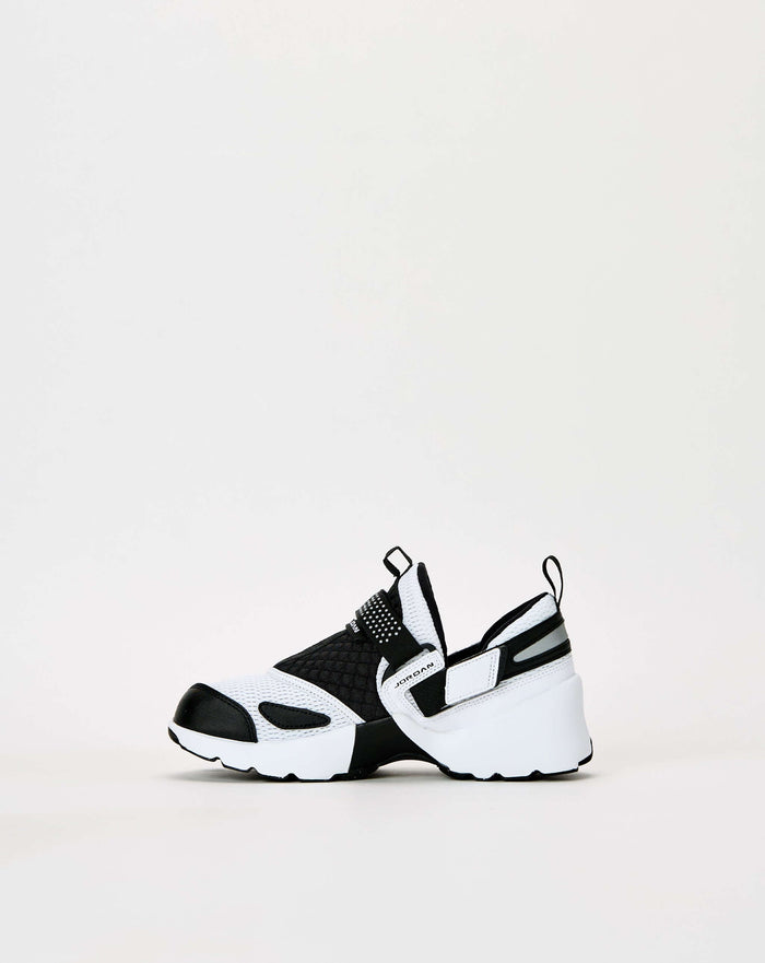 Air Jordan Women's Trunner LX. Underground Footwear. Rule of Next Streetwear.